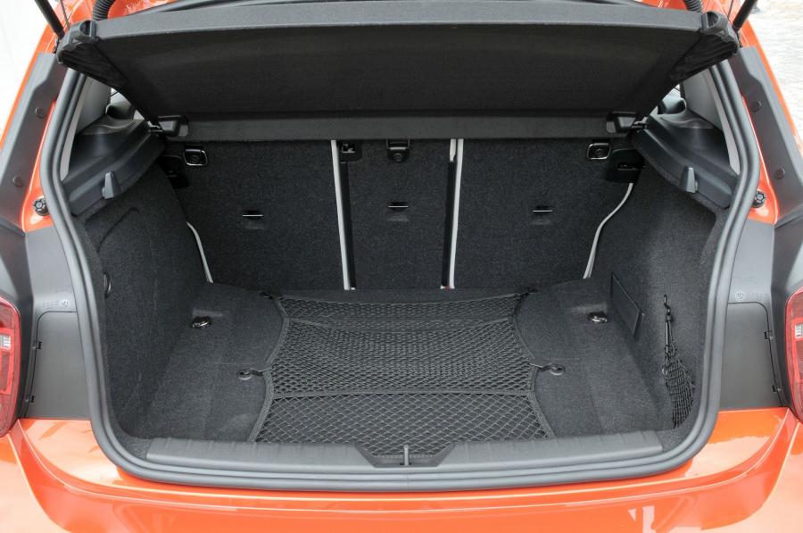  BMW 1-Series Urban Line 2012 года  (фото 7 из 82)